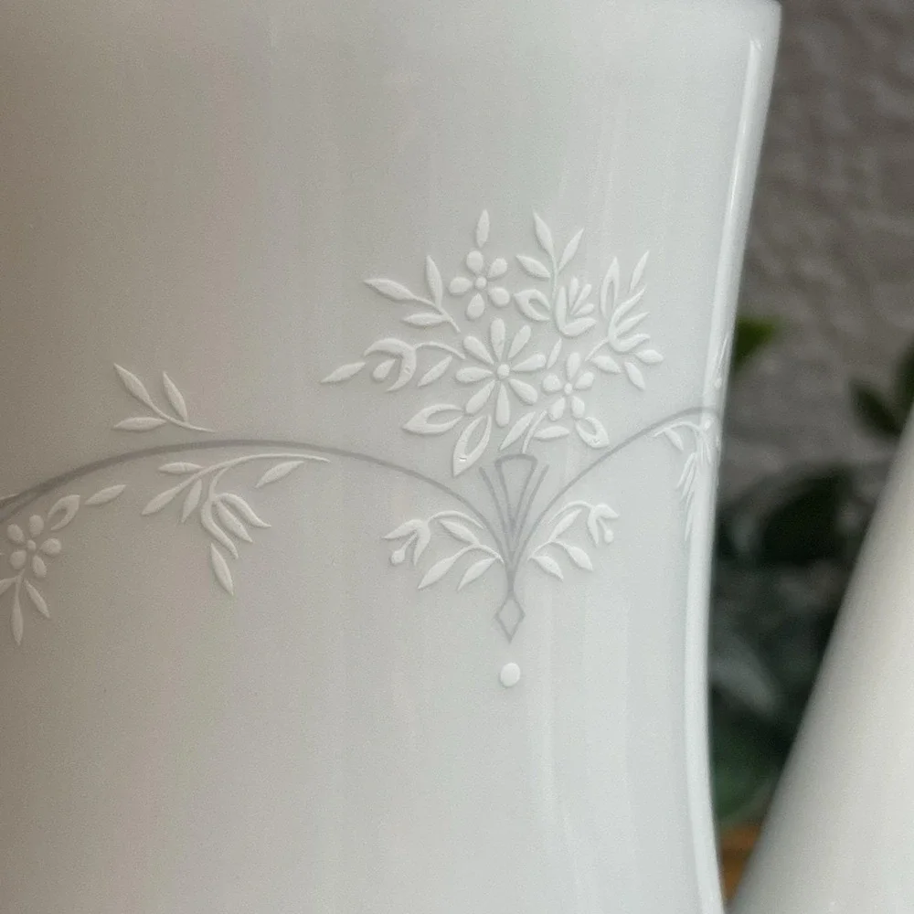 Vintage Noritake Whitebrook 6441 Coffee Pot White Platinum Trim Floral Lid Mint